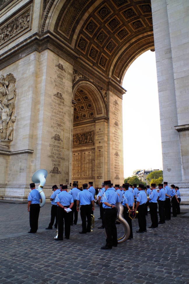 Ravivage de la flamme du soldat inconnu