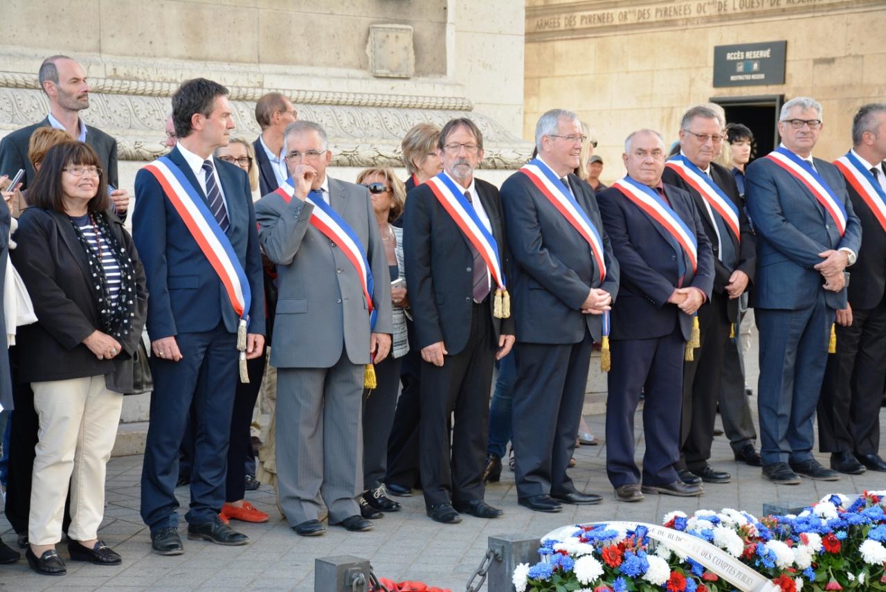 Ravivage de la flamme du soldat inconnu